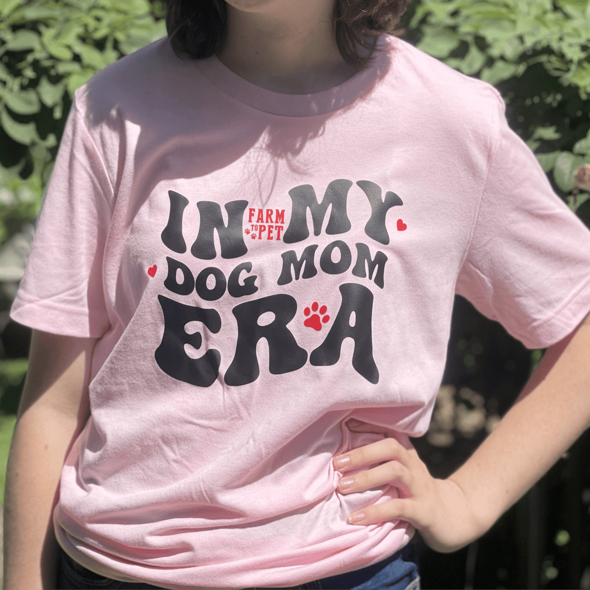"Dog Mom Era" T-shirt | Paw-fect Gift for Dog Moms